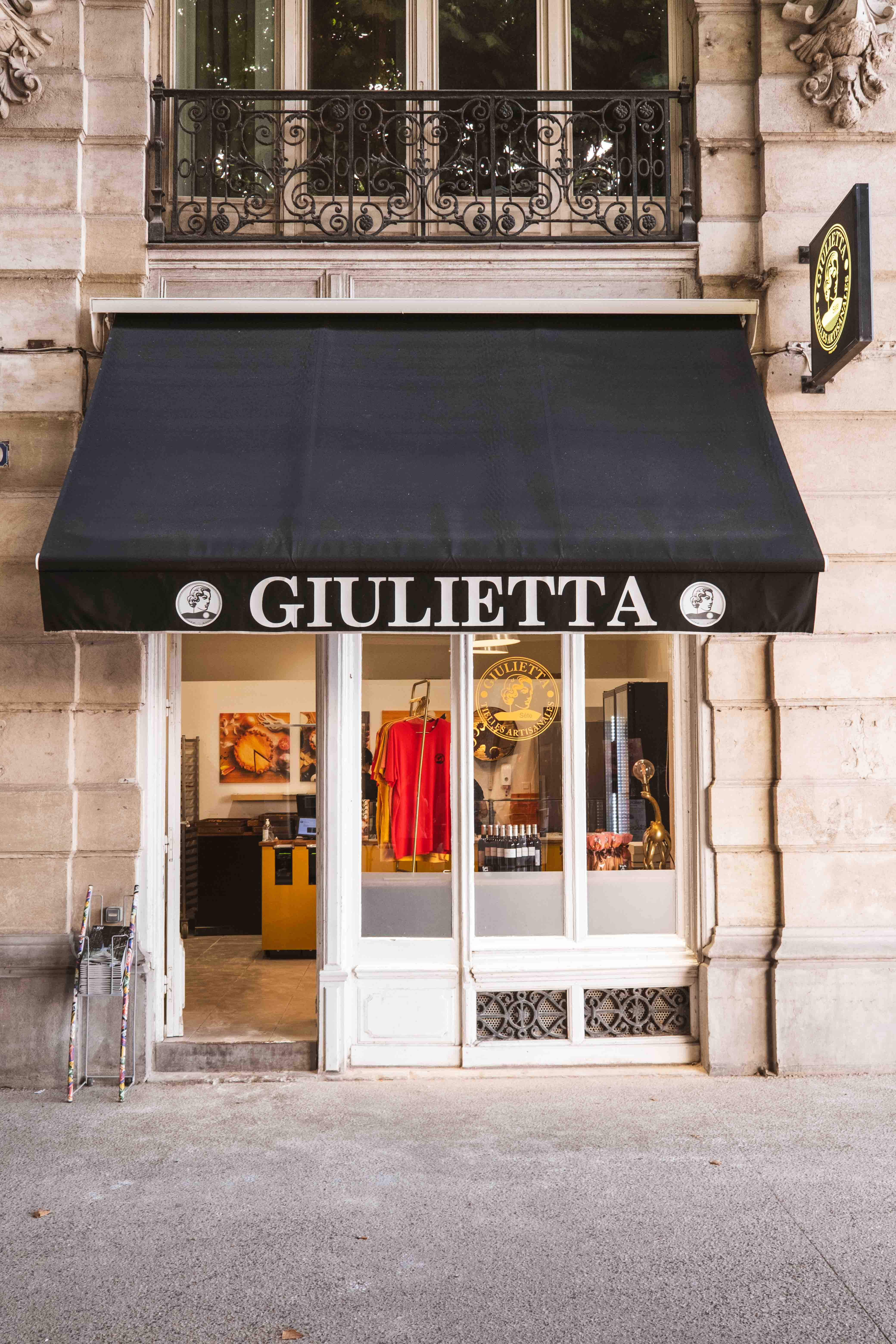 Boutique Victor Hugo